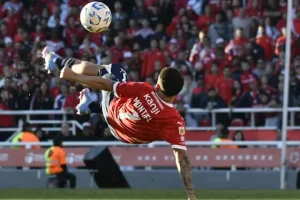 Santiago Montiel big Peraih Puskas Award 2025