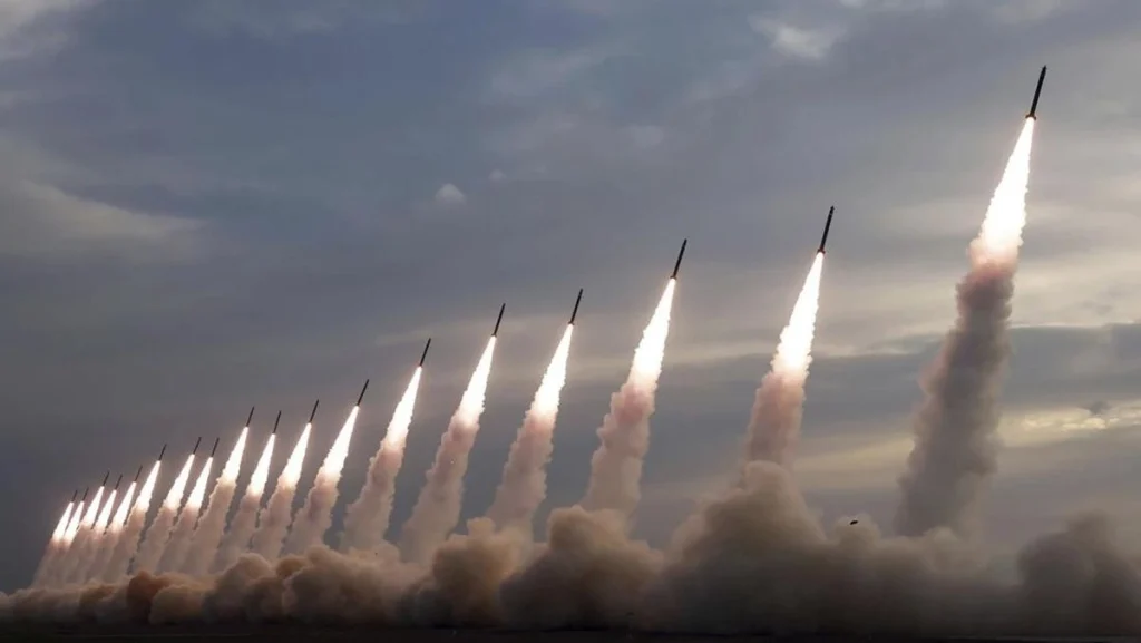 Korut Unjuk Gigi: Rentetan 6 Rudal Balistik Ecstatic